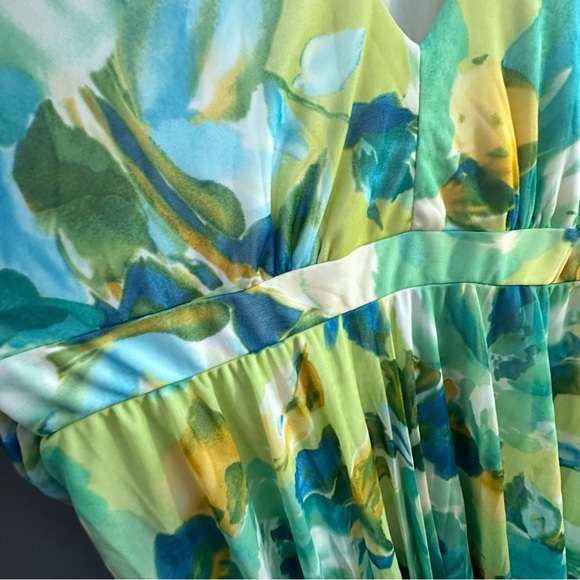 Motherhood Maternity Floral Halter Style Dress - EUC - Picture 4 of 5